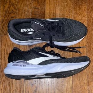Brooks Adrenaline 24 GTS Shoes
